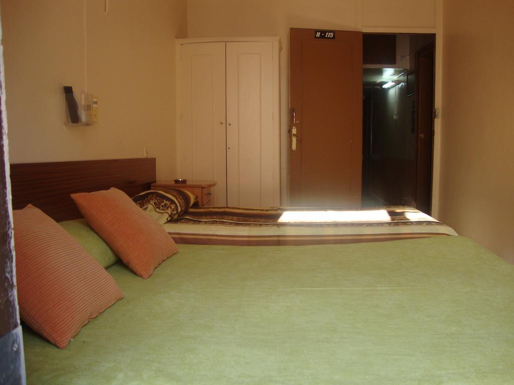 Hostel Turisol Барселона Стая снимка