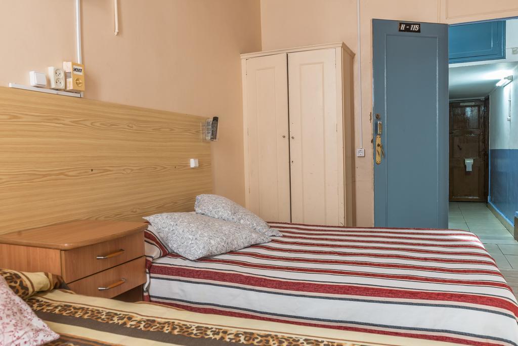 Hostel Turisol Барселона Екстериор снимка