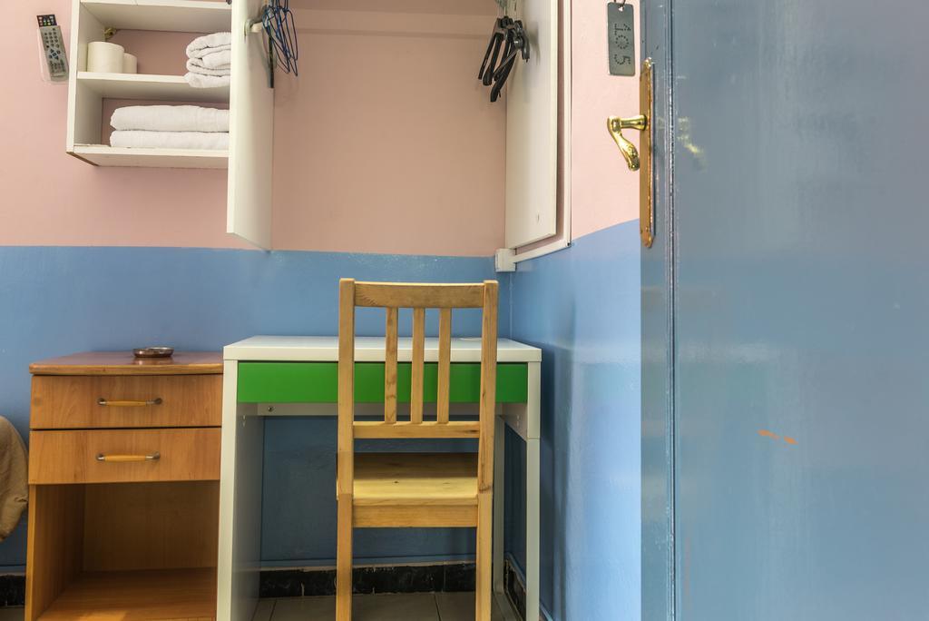 Hostel Turisol Барселона Екстериор снимка